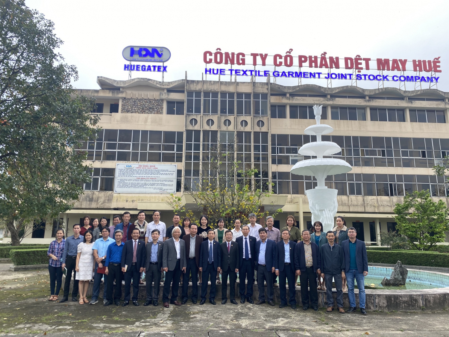 Lãnh đạo Tập đoàn Dệt May Việt Nam đã đến thăm, làm việc tại Công ty Cổ phần Dệt May Huế