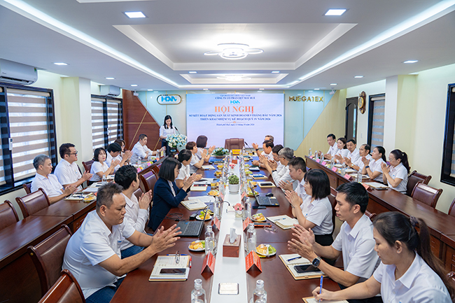 CÔNG TY CỔ PHẦN DỆT MAY HUẾ TỔ CHỨC HỘI NGHỊ SƠ KẾT HOẠT ĐỘNG SẢN XUẤT KINH DOANH 9 THÁNG ĐẦU NĂM 2026