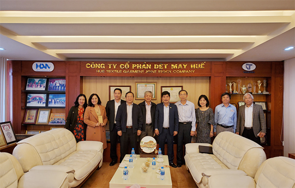 Phó Tổng Giám đốc Tập đoàn đã đến thăm và chúc Tết Công ty